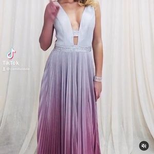 CAMILLE LA VIE GROUP USA PROM DRESS METALLIC SILVER PINK PLEATED OMBRÉ PLUNGE 6
